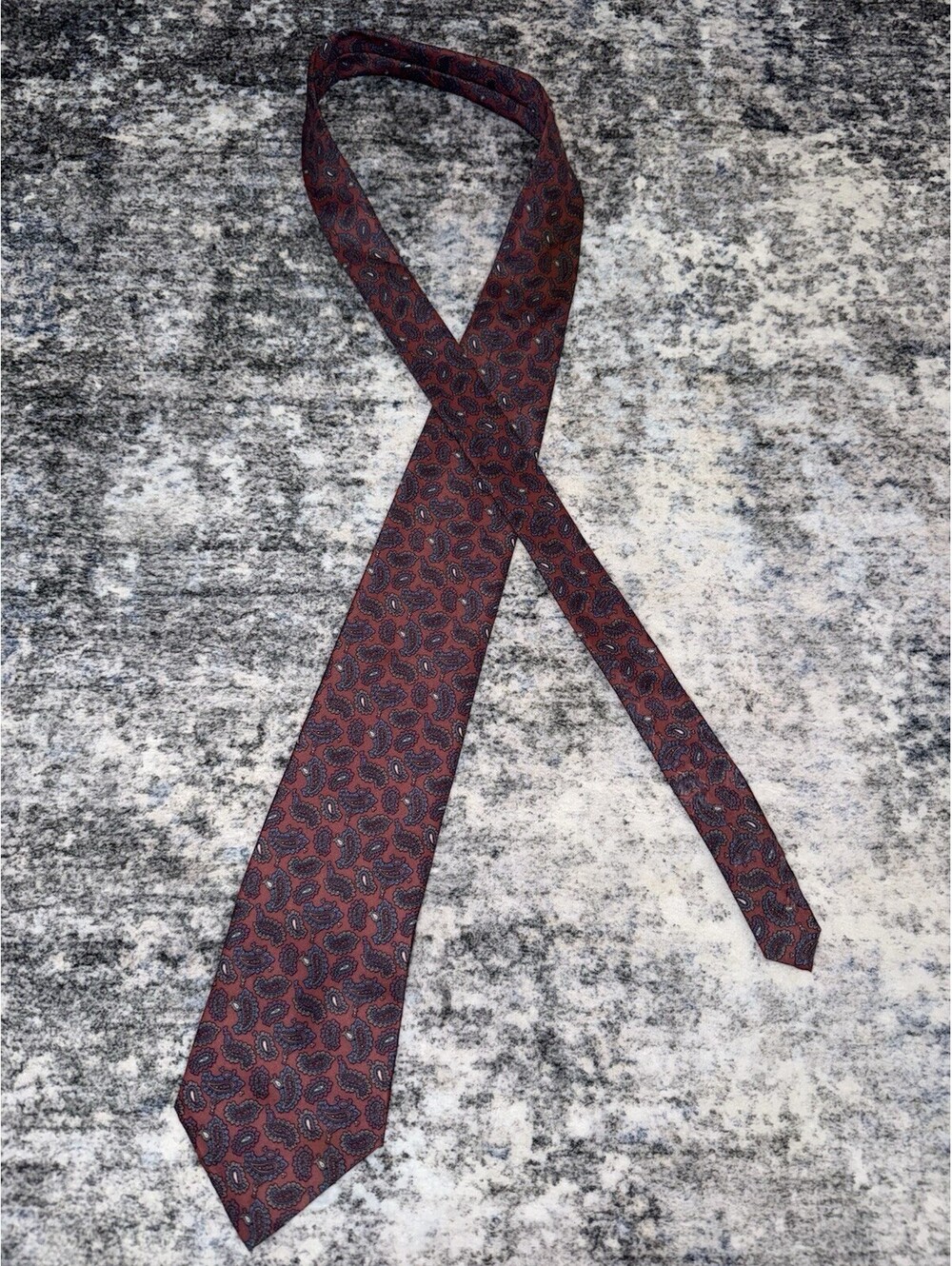 Oleg Cassini Mens Tie Burgundy Paisley 3.5โ Classic Necktie Red Blue